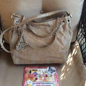 Authentic Michael KORS 2 way leather bag